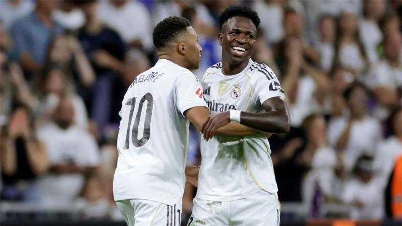 كاردينوسا ينتقد تصرفات فينيسيوس بعد الكلاسيكو.. واللاعب يقدم اعتذارًا رسميًا