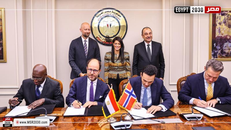 وزيرا التخطيط وقطاع الأعمال العام وسفير النرويج