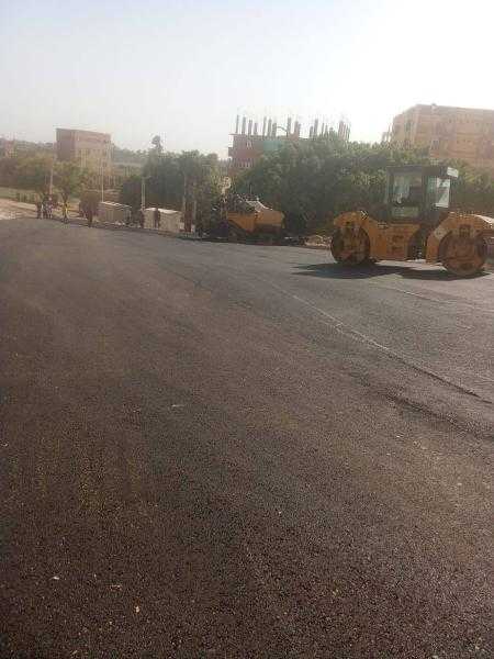 محافظ أسيوط: الانتهاء من رصف طريقي ديري الأمير تادرس الشطبي ومارمينا المعلق