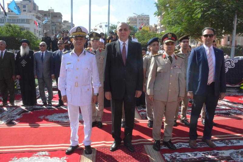 محافظ الغربية يضع إكليل الزهور على النصب التذكاري