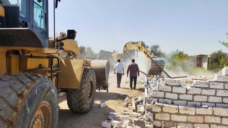 محافظ أسيوط: إزالة 38 حالة تعدي على الأراضي الزراعية وأملاك الدولة