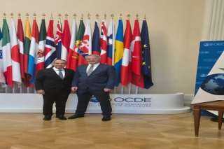 وزير الخارجية يلتقي مع سكرتير عام منظمة التعاون الاقتصادي والتنمية OECD