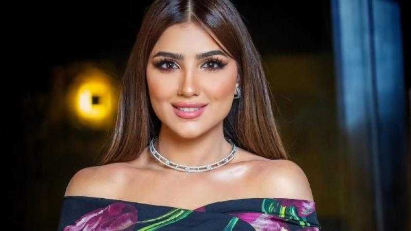 مي عمر تتألق بإطلالة أنيقة