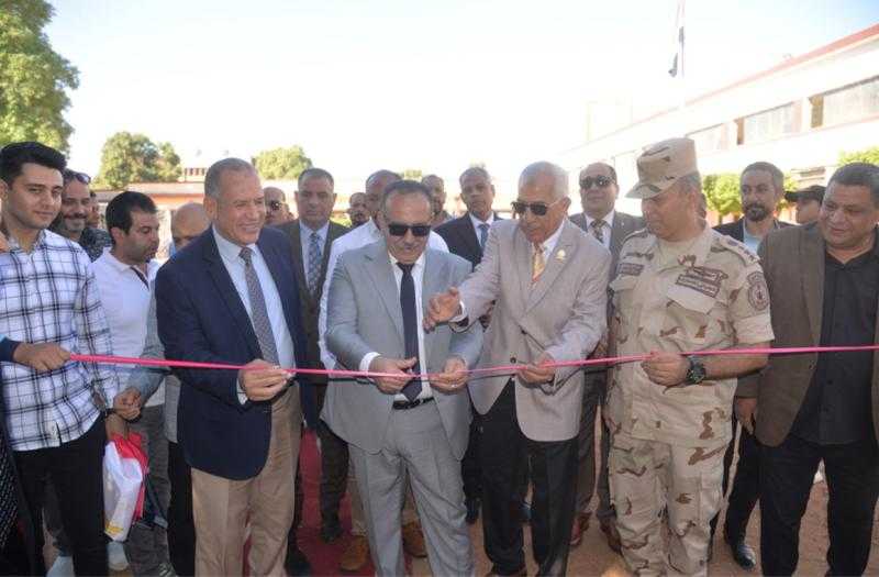محافظ أسيوط يفتتح معرض منتجات التعليم الفني احتفالًا بذكرى انتصارات أكتوبر المجيدة