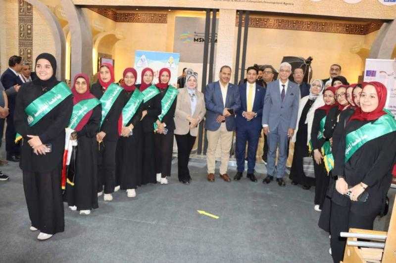 رئيس جامعة المنوفية يتفقد أجنحة معرض ”تراثنا” للحرف اليدوية والتراثية بمركز مصر للمعارض الدولية