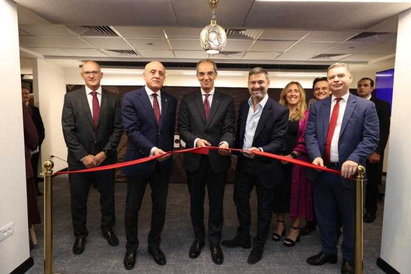 وزير الاتصالات وتكنولوجيا المعلومات ومحافظ الأقصر يفتتحان مركز شركة فاوندإيفر Foundever العالمية