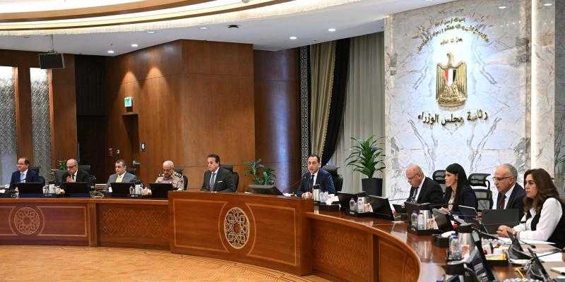 رئيس الوزراء: الحكومة ملتزمة بتنفيذ برنامج الإصلاح الاقتصادي الوطني