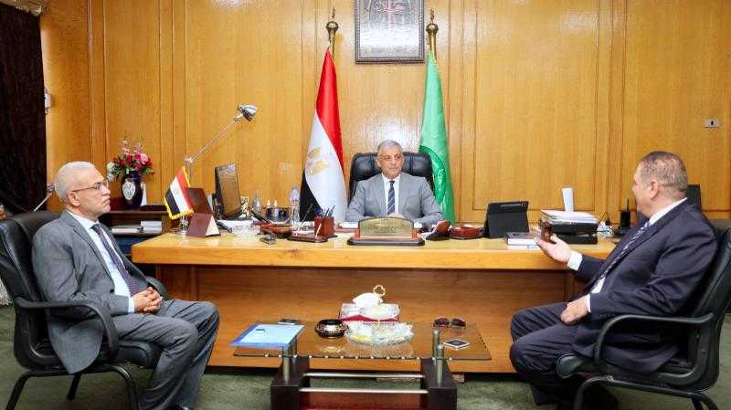 محافظ الإسماعيلية يستقبل الرئيس التنفيذي لشركة ابدأ إديو ”الذراع التدريبي لوزارة العمل”