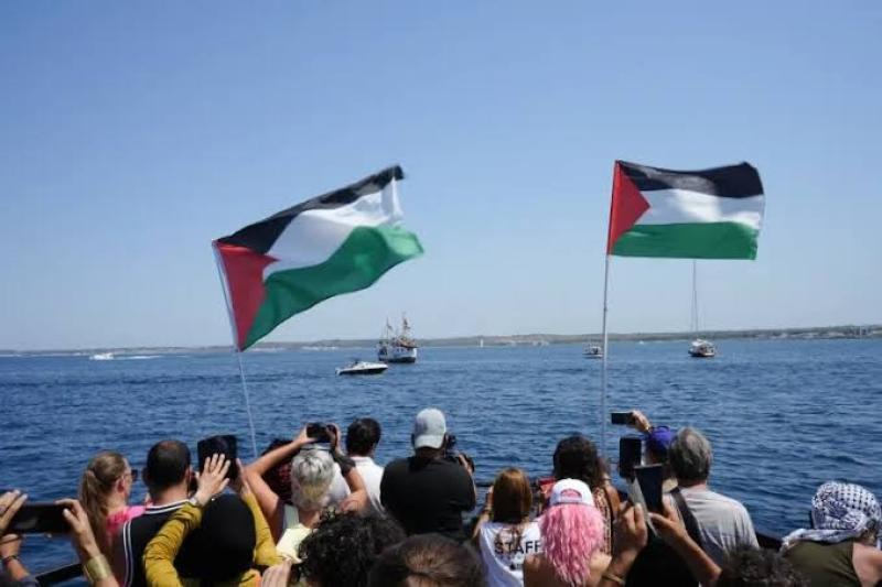 طائرة تقل 14 تركيا مشاركا بأسطول الصمود تنطلق من الأردن إلى إسطنبول