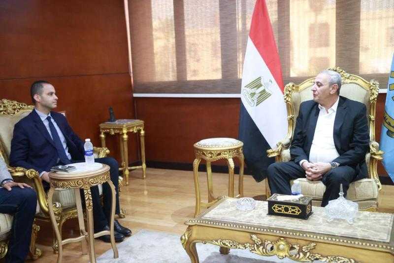 نائب وزير الصحة يبحث مع محافظ الغربية سبل تطوير المنظومة الصحية وتخفيف الأعباء عن المرضى بالمحافظة