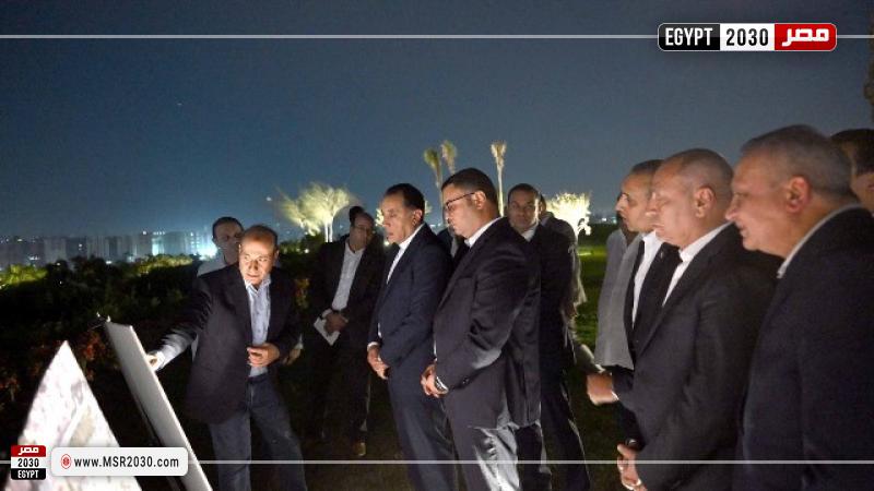 رئيس الوزراء يتفقد سير العمل بمشروع حدائق تلال الفسطاط