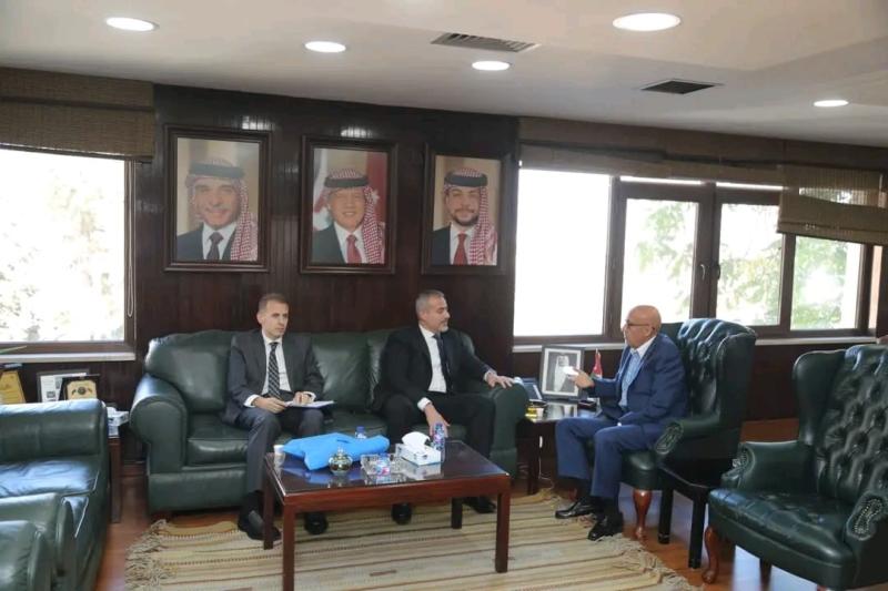 سفير مصر في عمّان يبحث مع وزير المياه الأردني سبل تحقيق الأمن المائي في الدولتين