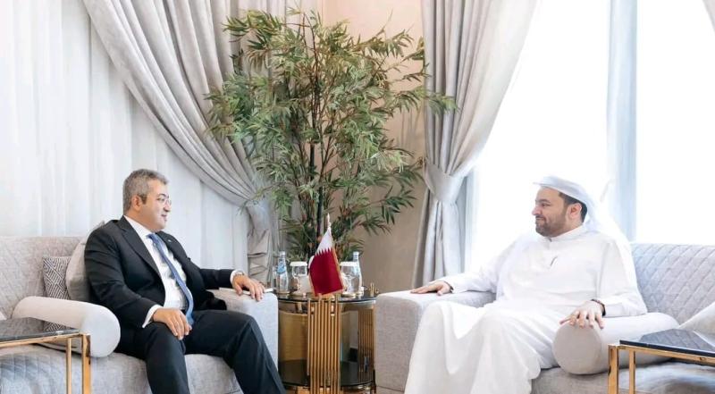 سفير مصر في قطر يبحث مع وزير الدولة بالخارجية القطرية تطورات الحرب بغزة