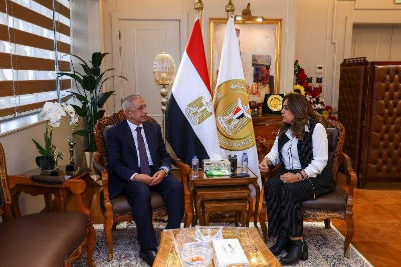 وزيرة البيئة تبحث مع رئيس الأكاديمية العربية للعلوم والتكنولوجيا ملفات التعاون المشتركة