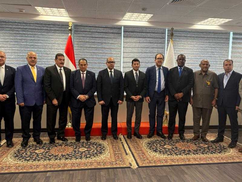وزير الرياضة يعقد اجتماع تحضيري لتوقيع مذكرة تفاهم بين الأنوكا والأوكسا والاتحاد الافريقي السياسي