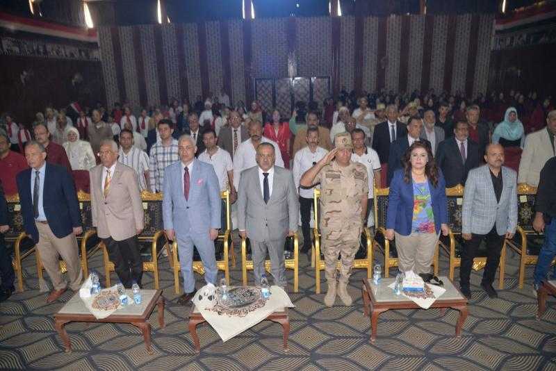 محافظ أسيوط يشارك في احتفالية التربية والتعليم بالذكرى الـ52 لانتصارات أكتوبر المجيدة بمدرسة الجامعة الموحدة