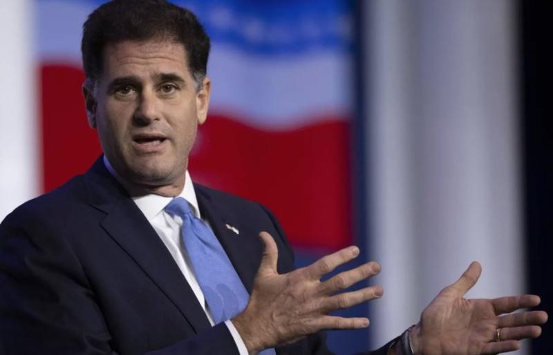 وصول رئيس الوفد الإسرائيلي إلى القاعة الرئيسية لعقد الاجتماعات الموسعة في شرم الشيخ