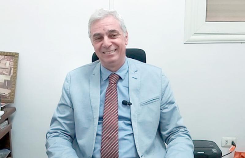 الدكتور أيمن السيد سالم 