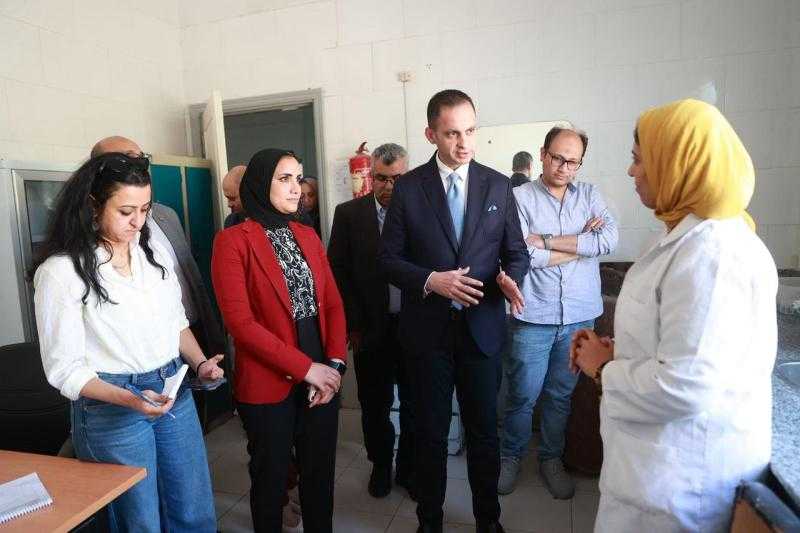 نائب وزير الصحة يتفقد منشآت صحية بالإسكندرية ويوجه بتطوير مستشفى الحميات والماتيرنيتيه