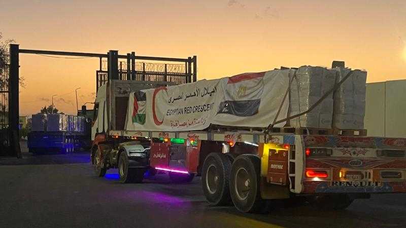 الهلال الأحمر المصري: القافلة الـ47 من مبادرة زاد العزة محملة بـ 3450 طنًا من المساعدات الإنسانية