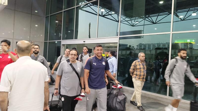 المنتخب الوطني الأول لكرة القدم يصل مطار القاهره قادمًا المغرب