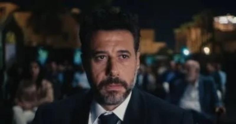 بكاء أحمد السعدنى فى الفيديو الدعائى لفيلم ولنا فى الخيال.. حب؟