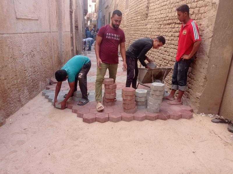 محافظ أسيوط: استمرار أعمال تركيب بلاط الإنترلوك بمدينة أبنوب ضمن الخطة الاستثمارية 2025-2026 لرفع كفاءة الشوارع