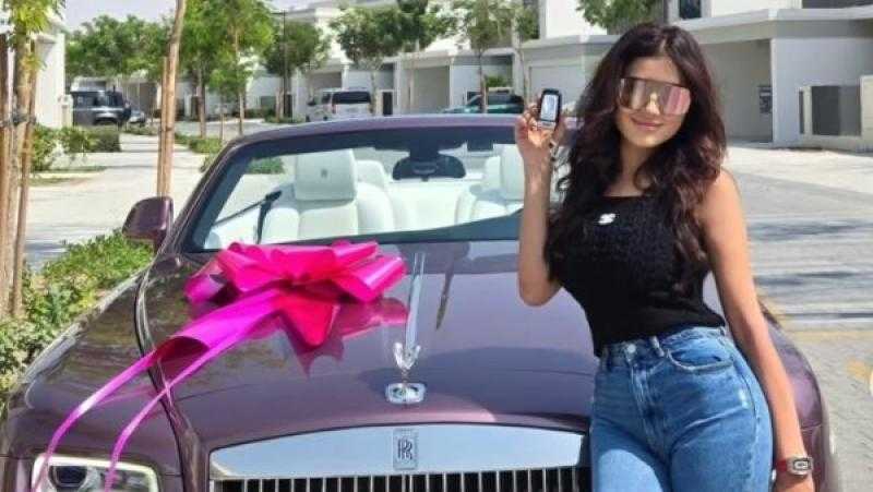 محمد سامي يهدي مي عمر رولز رويس بمناسبة عيد ميلادها