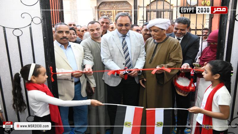 محافظ قنا