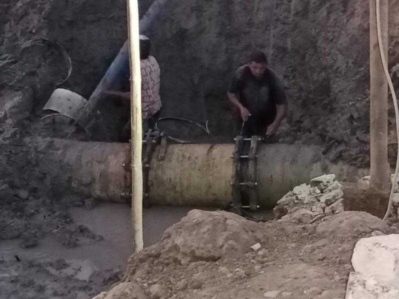 رئيس مياه القناة : اصلاح كسور الشبكات المفاجئة في وقت قياسي وأعادة تشغيل الخدمة للمواطنين