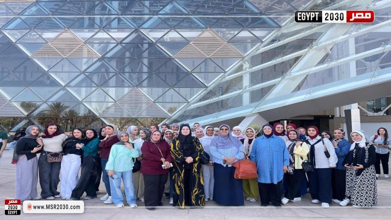 طلاب جامعة أسيوط الأهلية