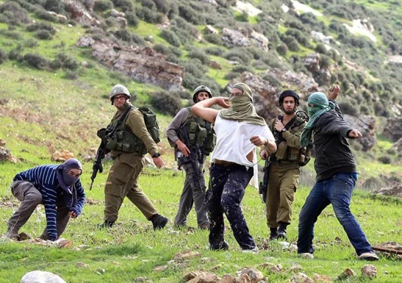 حماس: هجمات المستوطنين في الضفة سياسة تهجير ممنهجة تستدعي تحركًا دوليًا عاجلًا