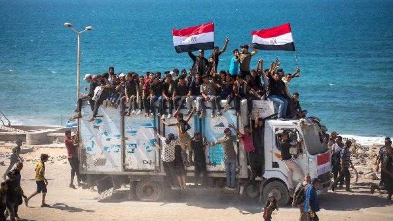 100 شاحنة من مصر لنقل النازحين الفلسطينيين بالجنوب إلى شمال غزة