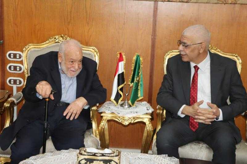 رئيس جامعة المنوفية يتابع مراحل إنشاء مدينةجامعية لطالبات المعهد الفني للتمريض بمنشأة سلطان
