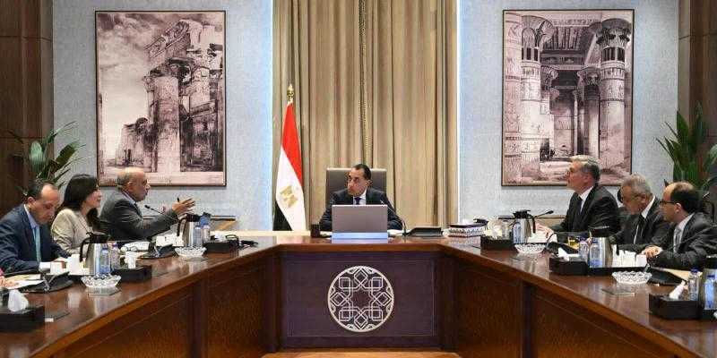 مدبولي يتابع تقدم مشروعات الطاقة المتجددة ويؤكد دعم الدولة للتوسع في القدرات النظيفة