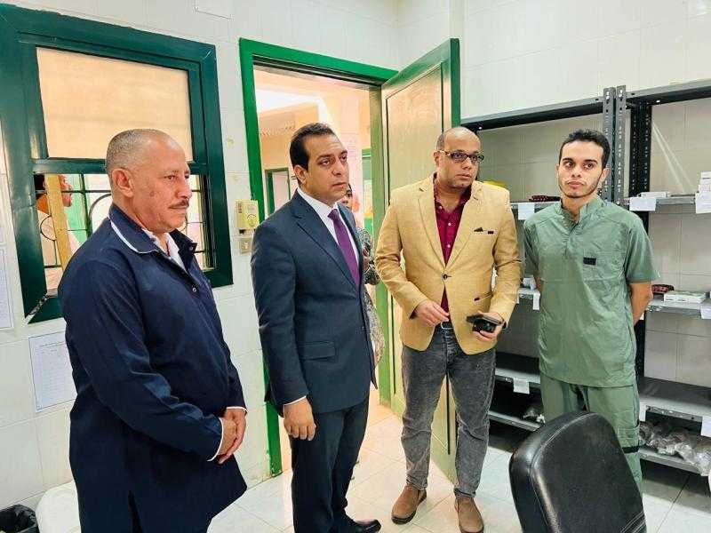 نائب محافظ قنا يتفقد وحدات صحية ومراكز خدمية لمتابعة جودة الخدمات المقدمة للمواطنين