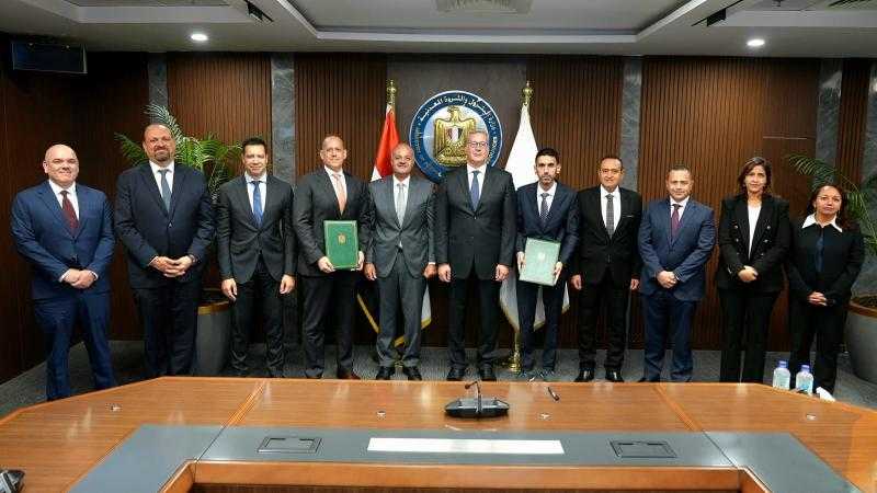 وزير البترول يشهد توقيع عقد أعمال الحفر بين بي بي وفالاريس لخمس آبار جديدة للغاز بالبحر المتوسط