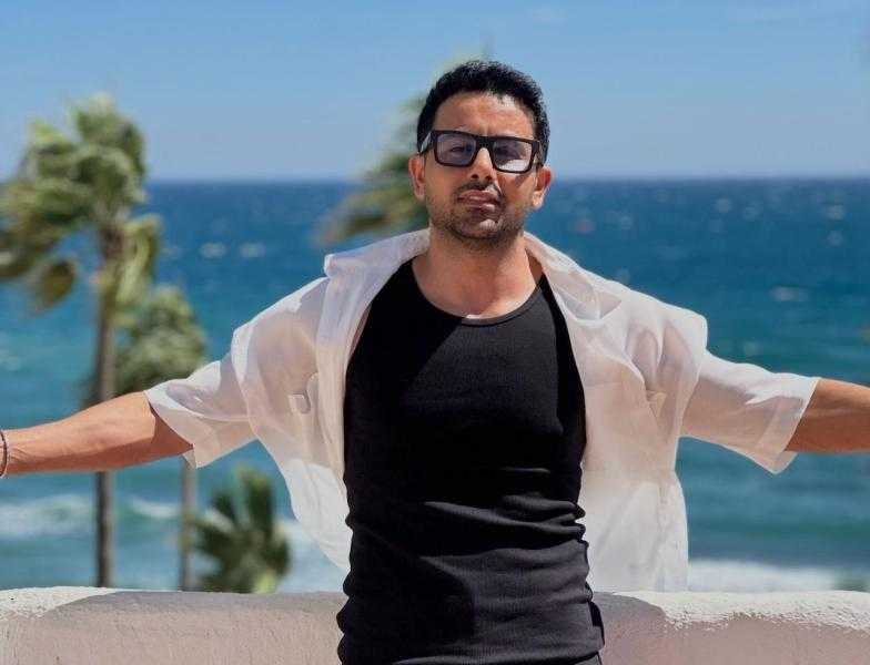 فؤاد عبد الواحد يطلق ”وينك”.. حكاية شوق تجمع كلمات ”ضي” وألحان ”سهم”