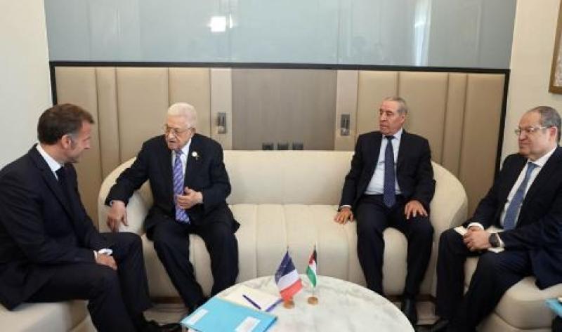الرئيس الفلسطيني يبحث مع نظيره الفرنسي اتفاق وقف إطلاق النار في غزة واستكمال الانسحاب الإسرائيلي