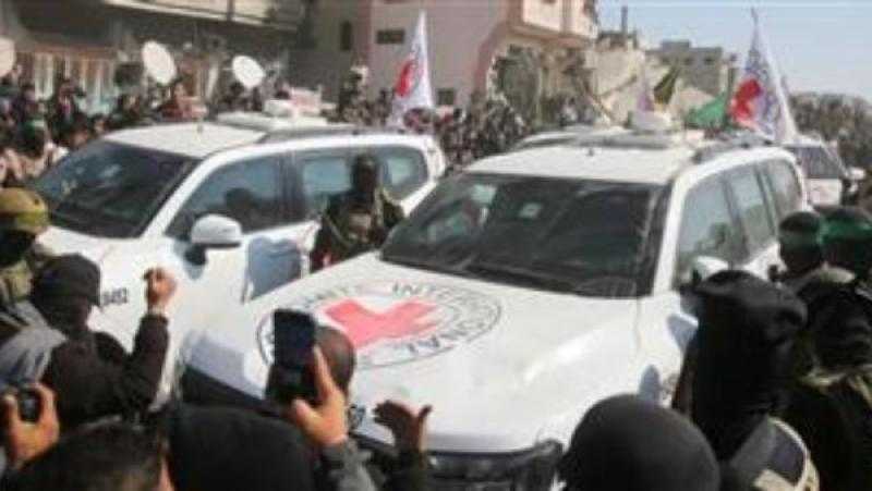 وصول الدفعة الثانية من المعتقلين بإسرائيل إلى خان يونس بغزة