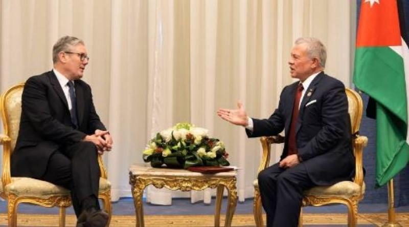 ستارمر والملك عبد الله يشيدان بجهود وقف إطلاق النار في غزة ويؤكدان على أهمية إعادة إعمار القطاع