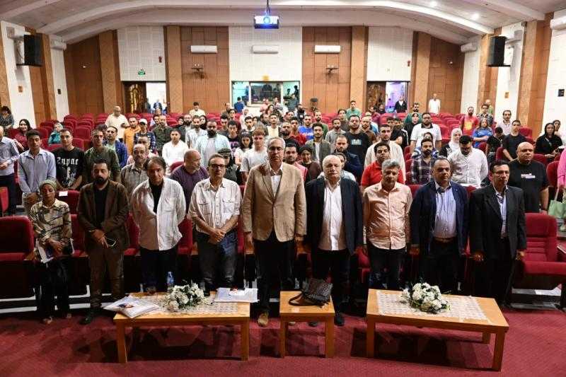 عرض هيموفيليا.. تجربة بصرية بين الرمزية والواقعية في افتتاح ملتقى شباب المخرجين بالسامر