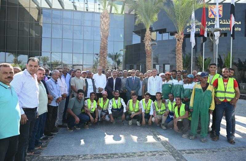 محافظ جنوب سيناء يشيد بجهود العمال في إنجاح قمة شرم الشيخ للسلام
