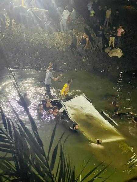 مصرع فتاة وإصابة 10 أشخاص في انقلاب ميكروباص داخل ترعة بالدقهلية