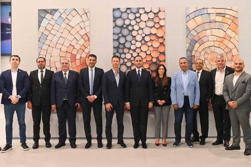نائب وزير الصحة يلتقي ممثلي إبسون على هامش جيتكس جلوبال 2025 لبحث التعاون في التحول الرقمي