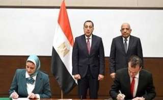 رئيس الوزراء يشهد مراسم توقيع اتفاقية بين الشركة المصرية لنقل الكهرباء و”Kamp;K” الإماراتية