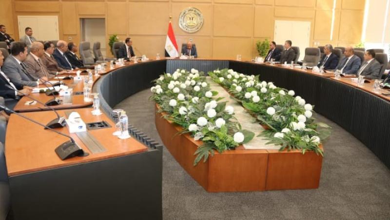 وزير الكهرباء يتابع تنفيذ الخطة الأمنية المتكاملة وتوحيد المفاهيم بجميع مواقع العمل