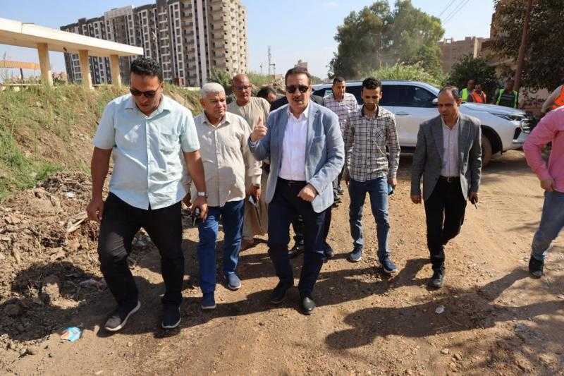 محافظ المنوفية يتابع أعمال رصف وتطوير طريق طنبدي - شبين الكوم باستثمارات 15 مليون جنيه