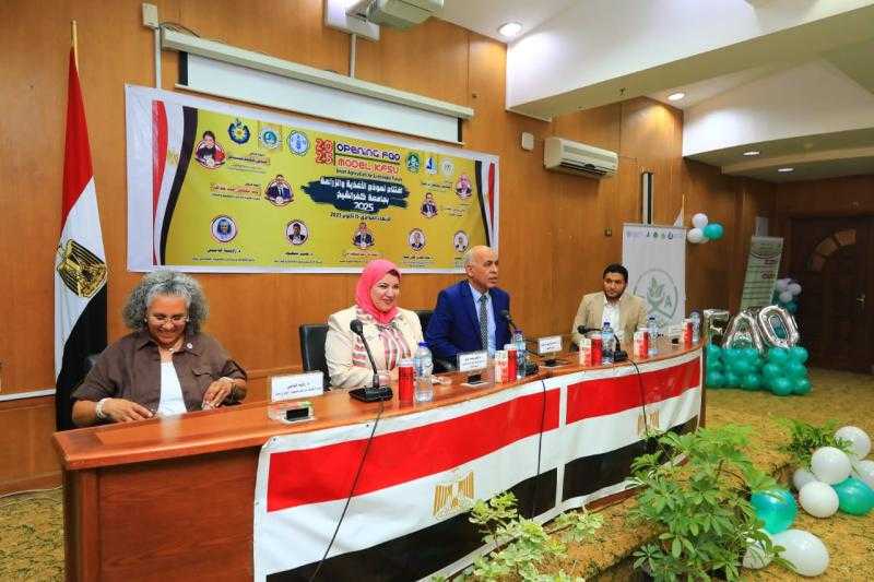 رئيس جامعة كفر الشيخ يشهد افتتاح نموذج الأغذية والزراعة بكلية الزراعة