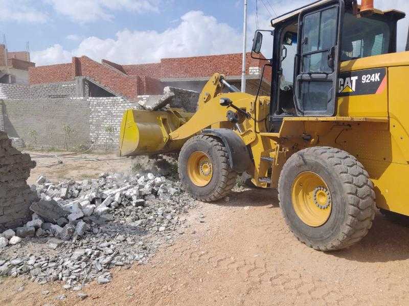 تنفيذ إزالة ل ١٣ حالة تعد بمركز ومدينة الإسماعيلية